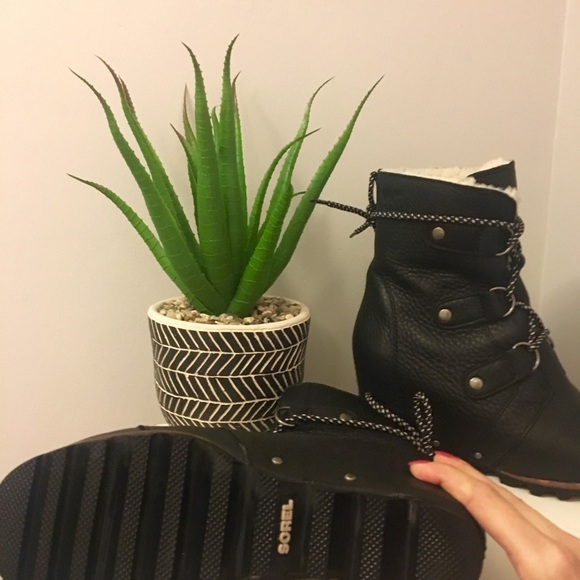 Sorel Joan Of Arctic Wedge Shearling Boots 9.5 - Picture 8 of 8